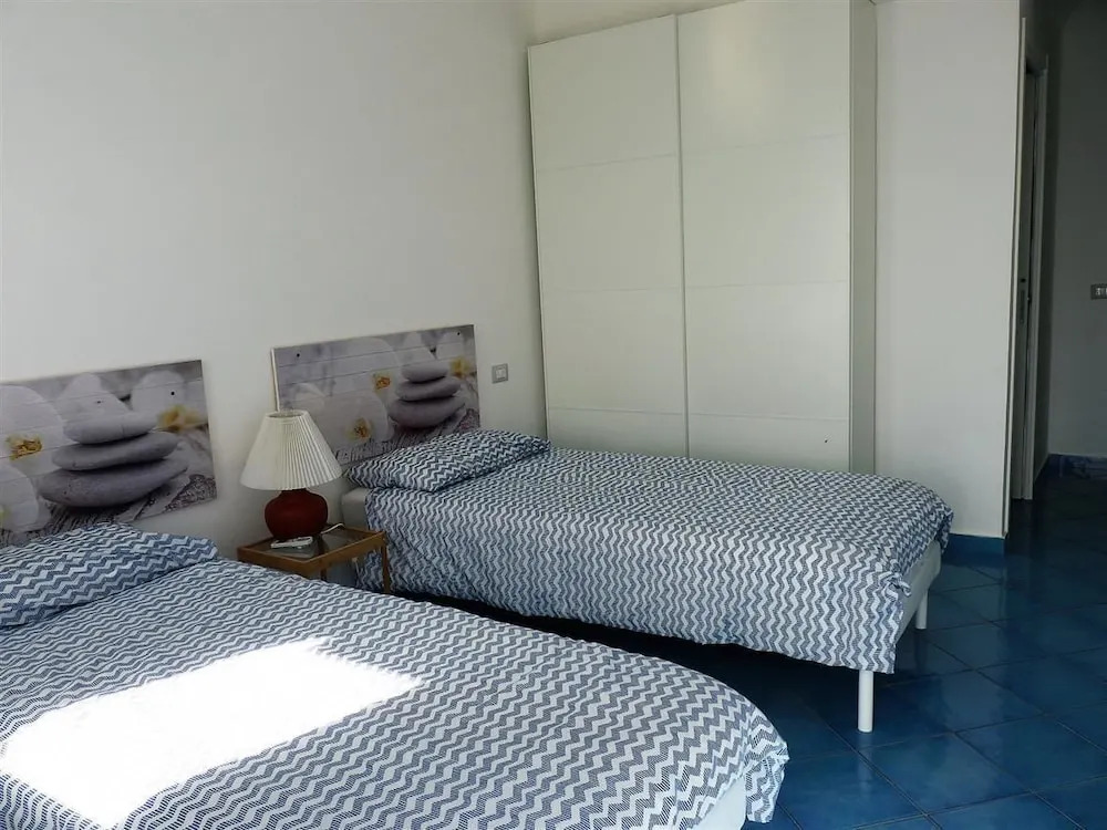 Mareluna Holiday Home
