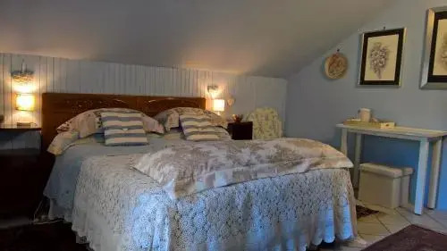 Hassin Cottage