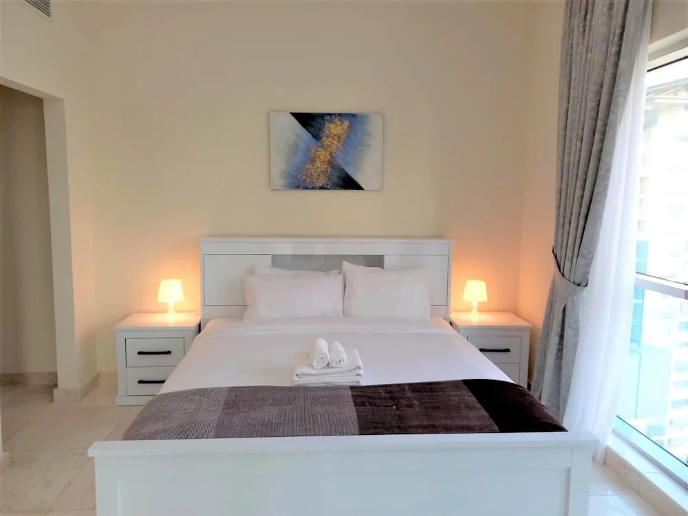 Supreme 2bedroom With Balcony in Business Bay