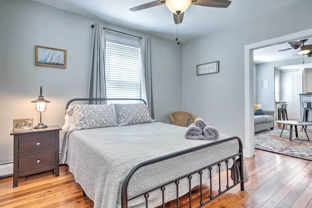Mystic Refuge w/ Patio < 1 Mi to Downtown!