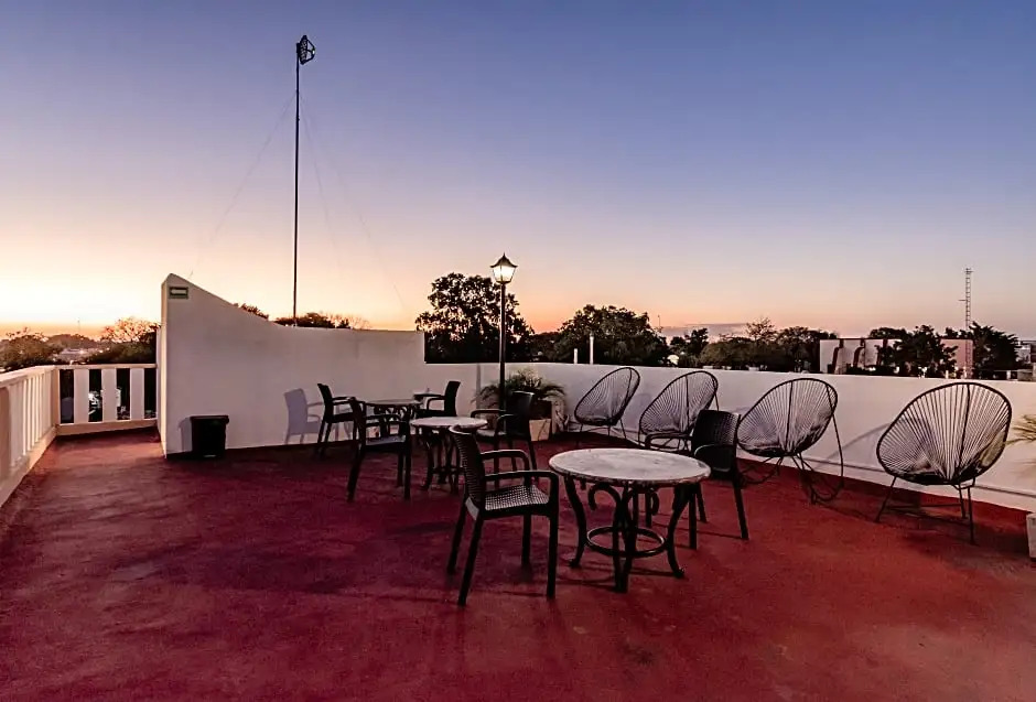 Hotel Colonial Zaci by GuruHotel