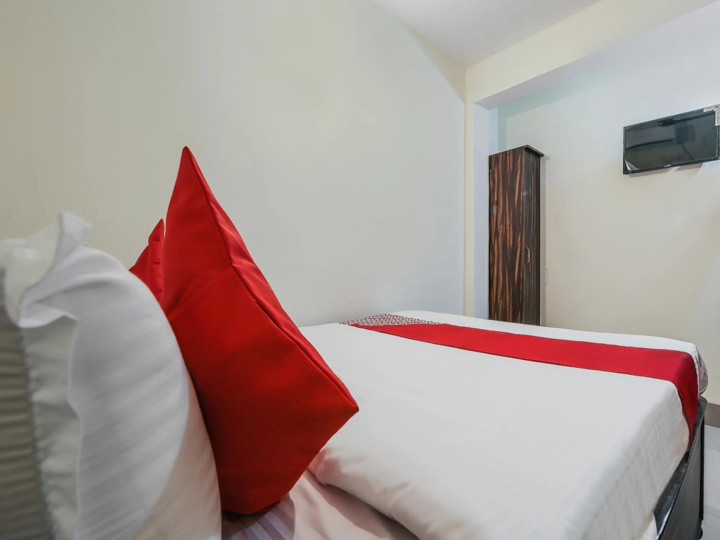 Flagship 70422 Hotel Lokenath