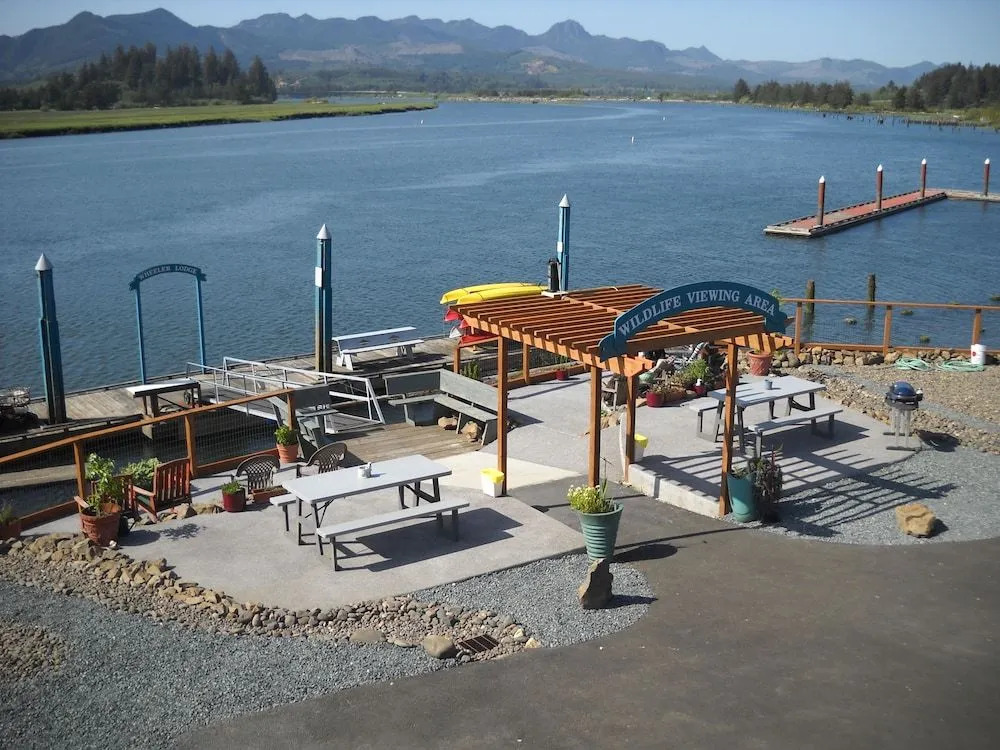 Wheeler on the Bay Lodge and Marina