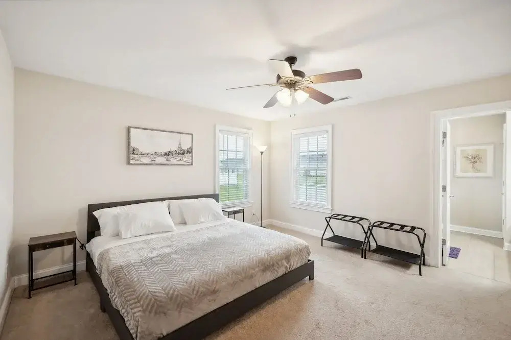 Charming Family Retreat With Spacious Yard 3 Bedroom Home