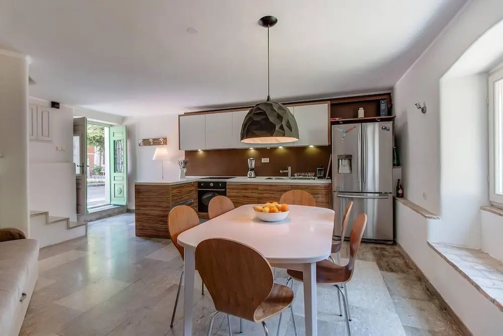 Lovely 15th Century Apartment in Osor