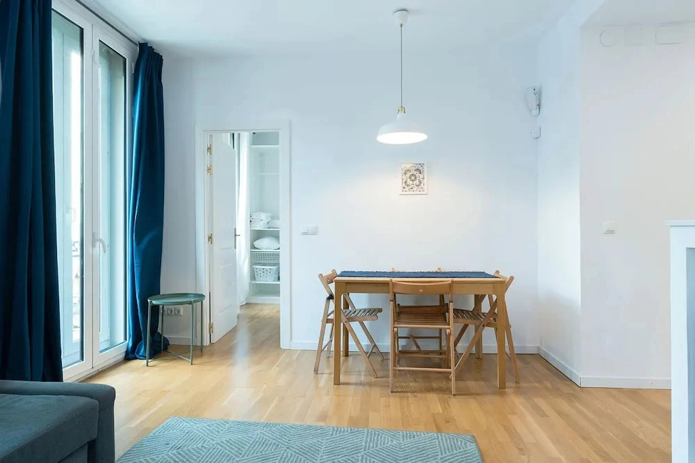 Bright and Cozy Flat in the Heart of the City
