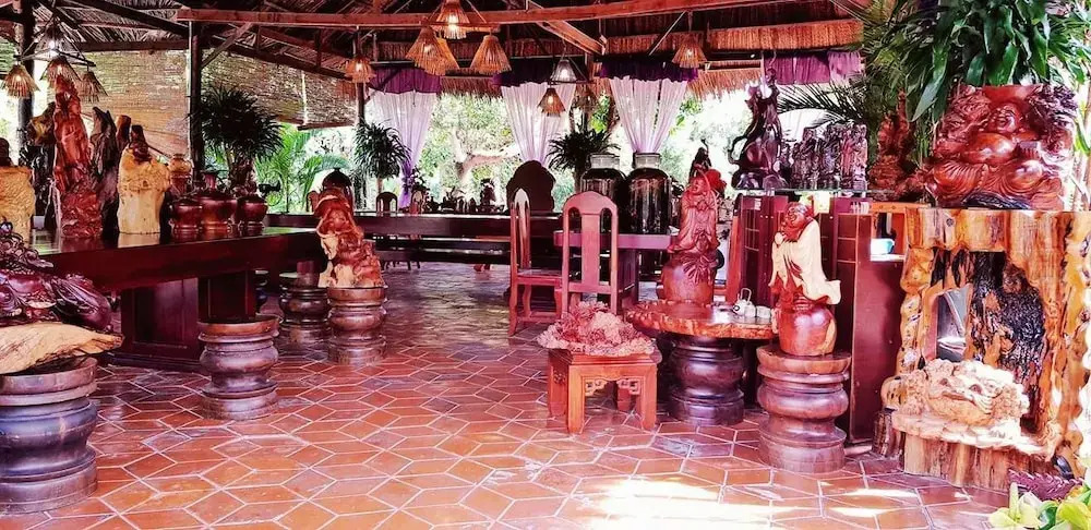 Núi Cấm Resort