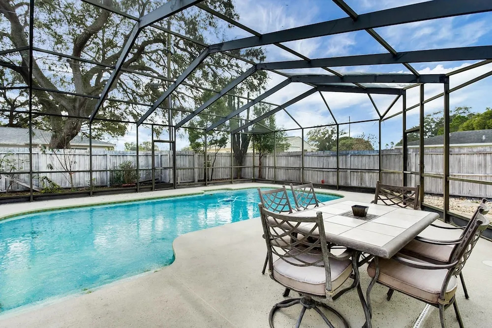 1505 Citrus Street Home by RedAwning