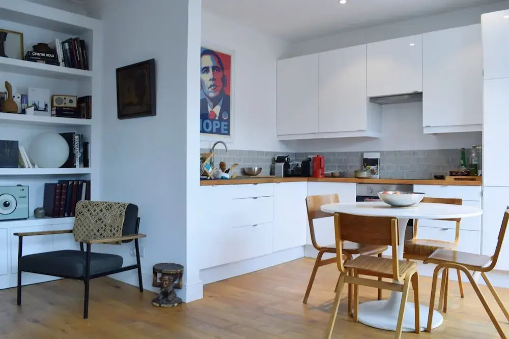 Contemporary 1 Bedroom Highbury Flat With Roof Terrace