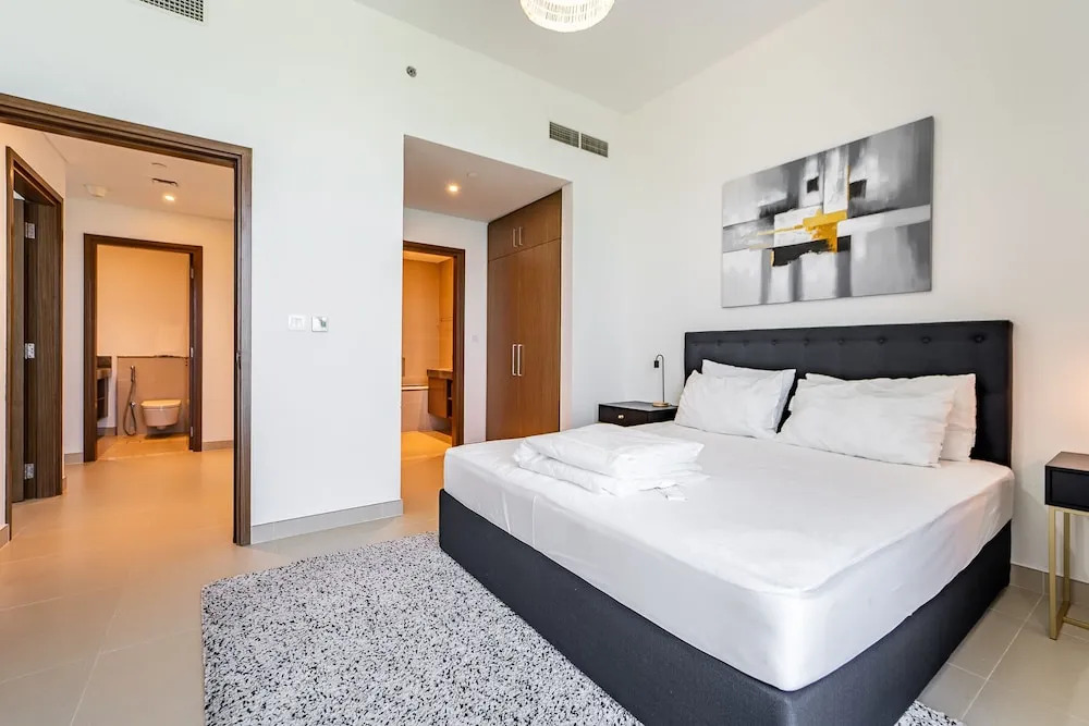 Luxury StayCation - Spacious Modern Apt Overlooking The Arabian Sea