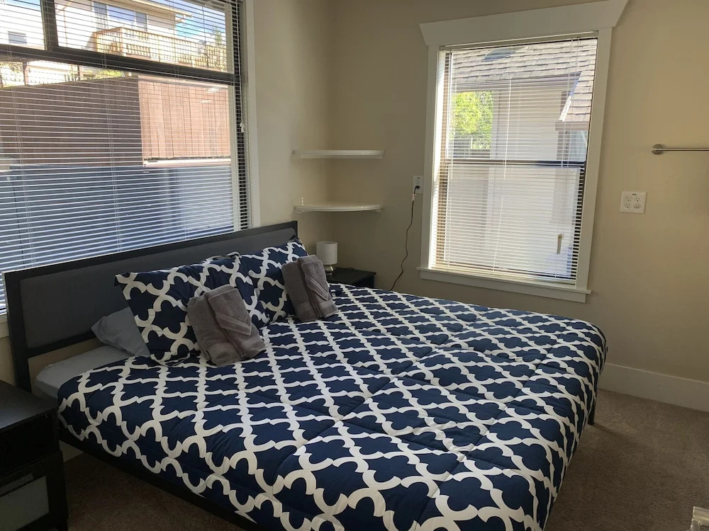 Seattle Vacation Home - Fremont House