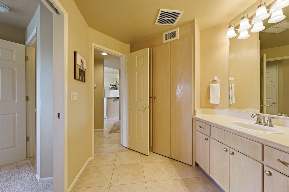 River Ridge 429ab 3 Bedroom Condo