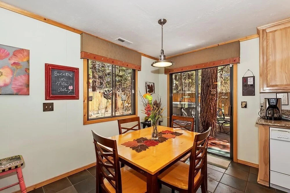 041 - Snowcrest Cottage