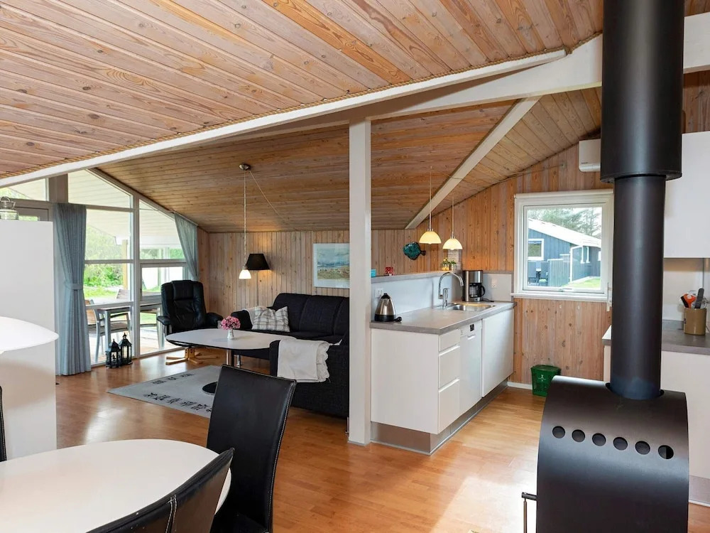 6 person holiday home in Hjørring