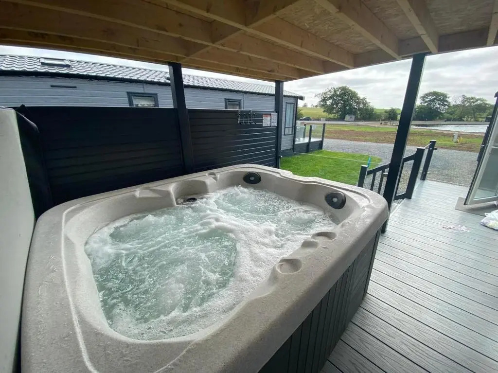 Arranview Lochside Pods & Lodges all with private Hot-tubs