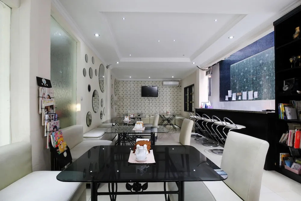 Airy Eco Radio Dalam Antene Tiga 10 Jakarta