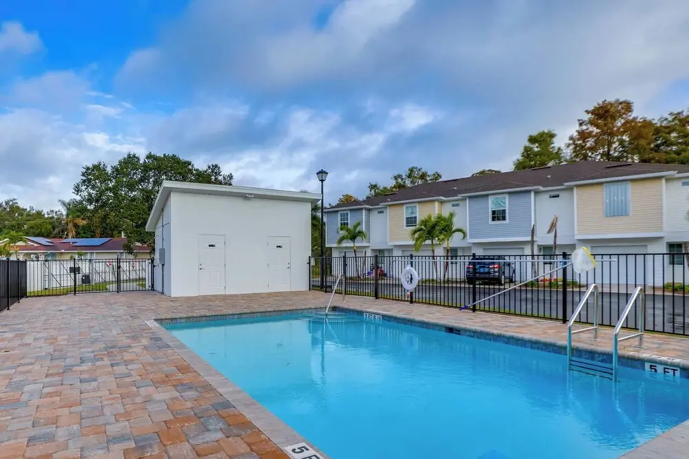 3 Mi to Riverwalk: Family Gem in Gated Community!