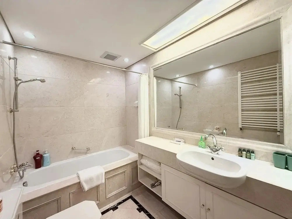 Tyms Changning 2BR near Zhongshan  Metro