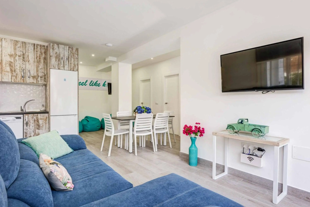 Villa Conchita By Seric,15´ walking to the beach