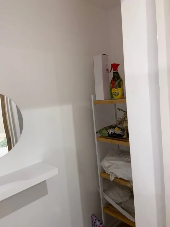 Immaculate 2-bed Bungalow in Weybridge