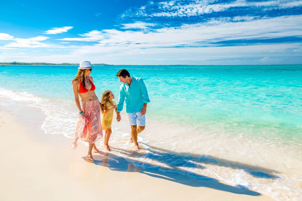 Walk to the Beach at Sunny Isles