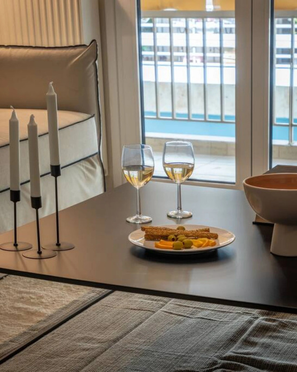 1B · The Beehive Apartment with Luxury Interior