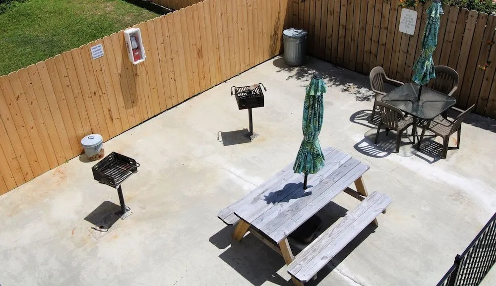 Alabama Sands #10 2 Bedroom Condo by RedAwning