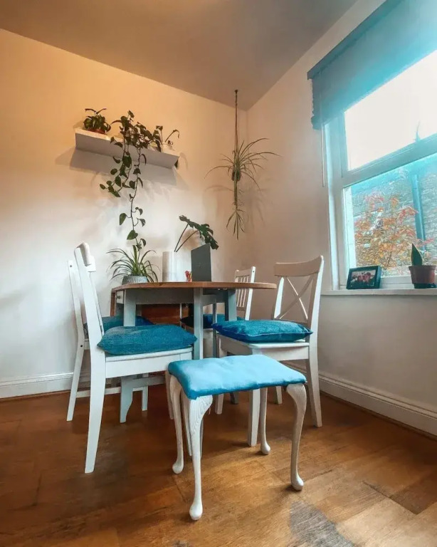 2 Bedroom Flat w Office in Tooting Broadway