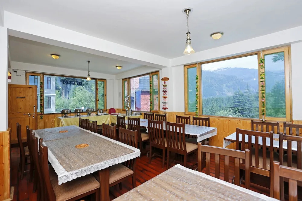 OYO 2884 Delfryn Manali