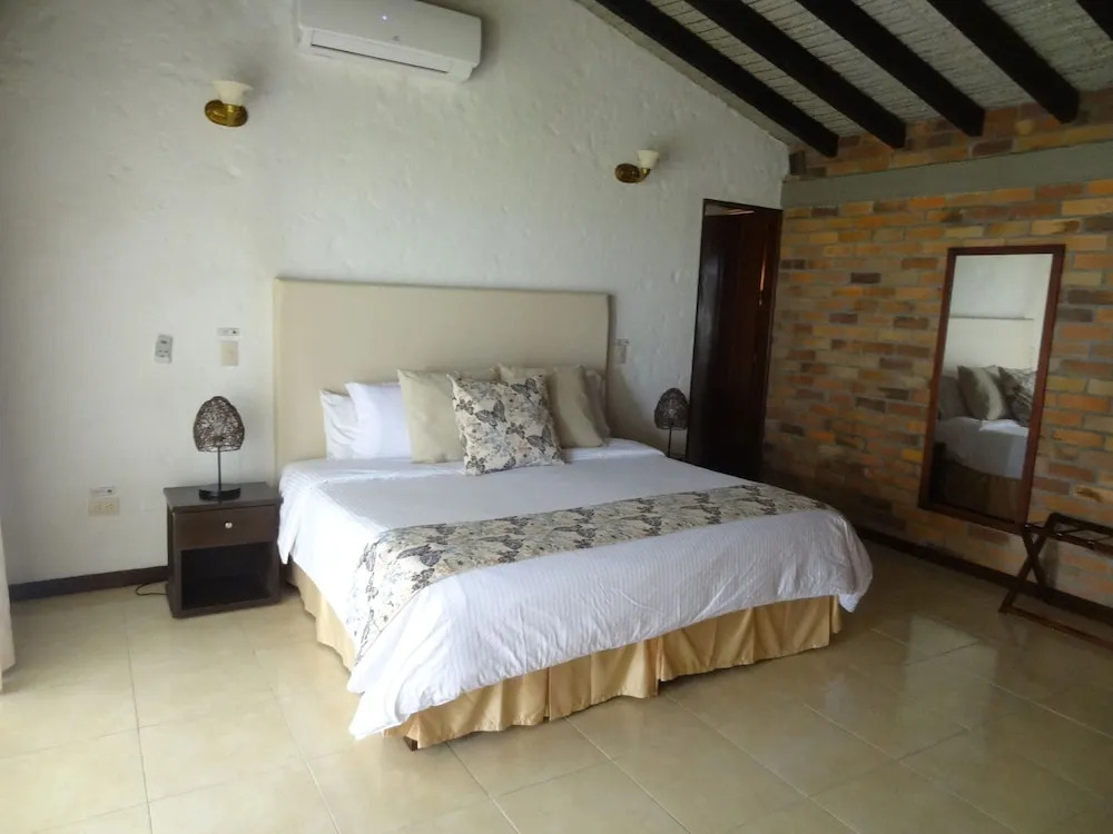 Hotel Tata Premium