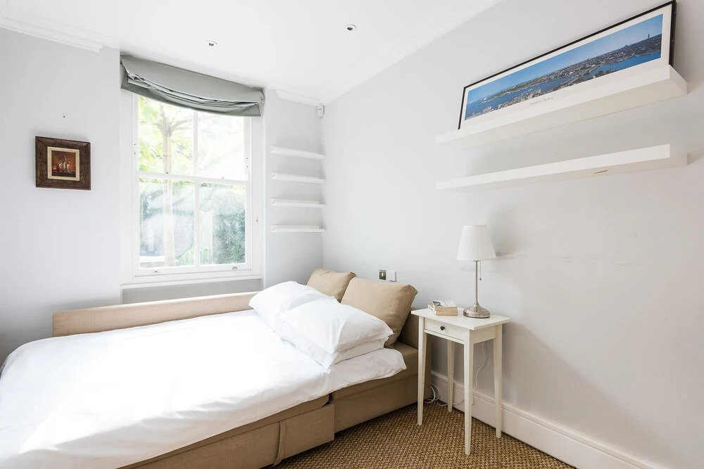 Beautiful 2BR Home With Conservatory and Garden