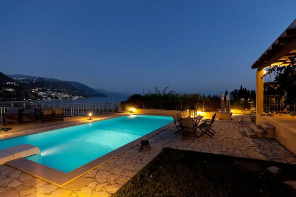 Parathalasso Villas