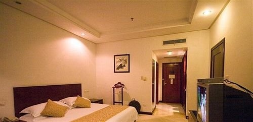 Qingyang Xifeng Hotel