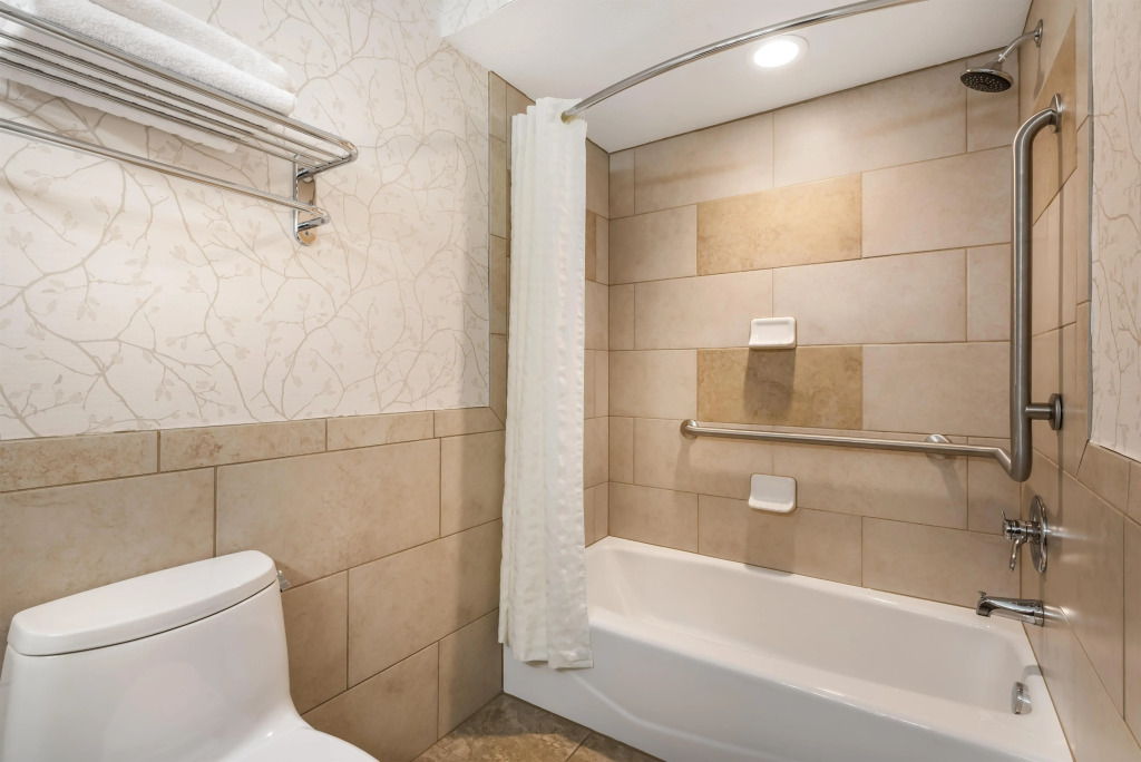 Best Western Plus Silver Saddle Inn