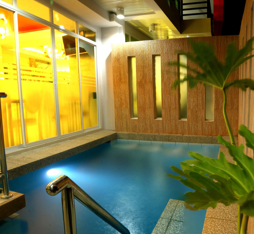 KLM Condotel