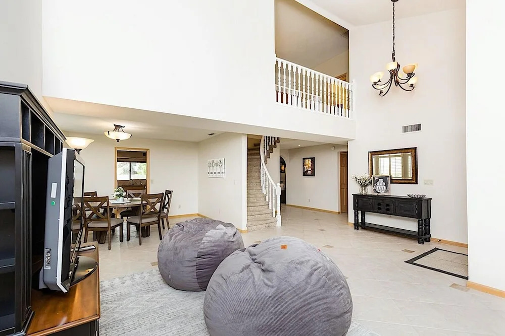 Paradise Retreat 4BR by Casago