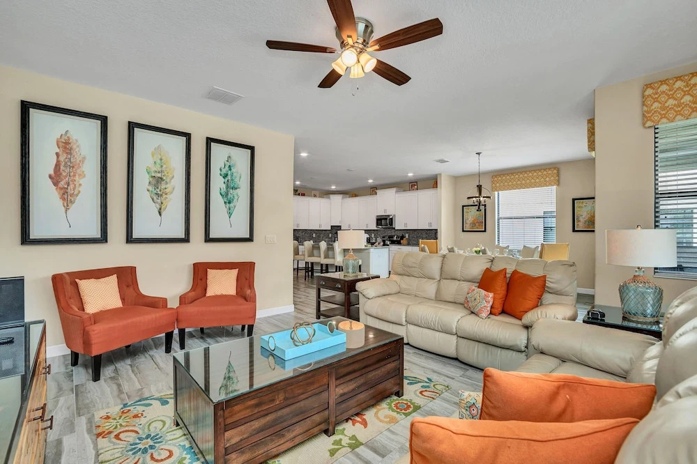 Vibrant and Lush Home, Spacious Pool Area With CDC Standards #6st440