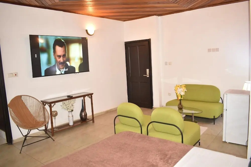 Bulon Hotel
