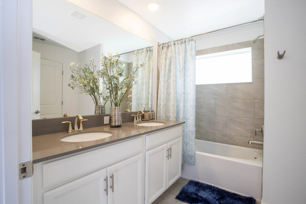 Gorgeous 4Bd w Pool Close to Disney Storey Lake 4289