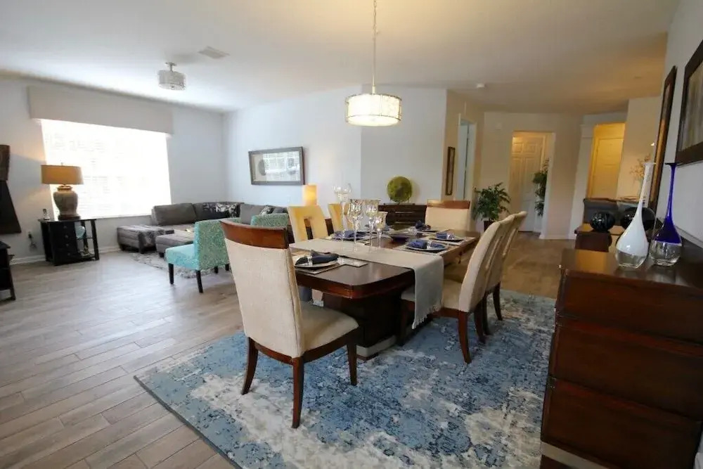 Lake View Paradise 3 Bedroom Condo by RedAwning
