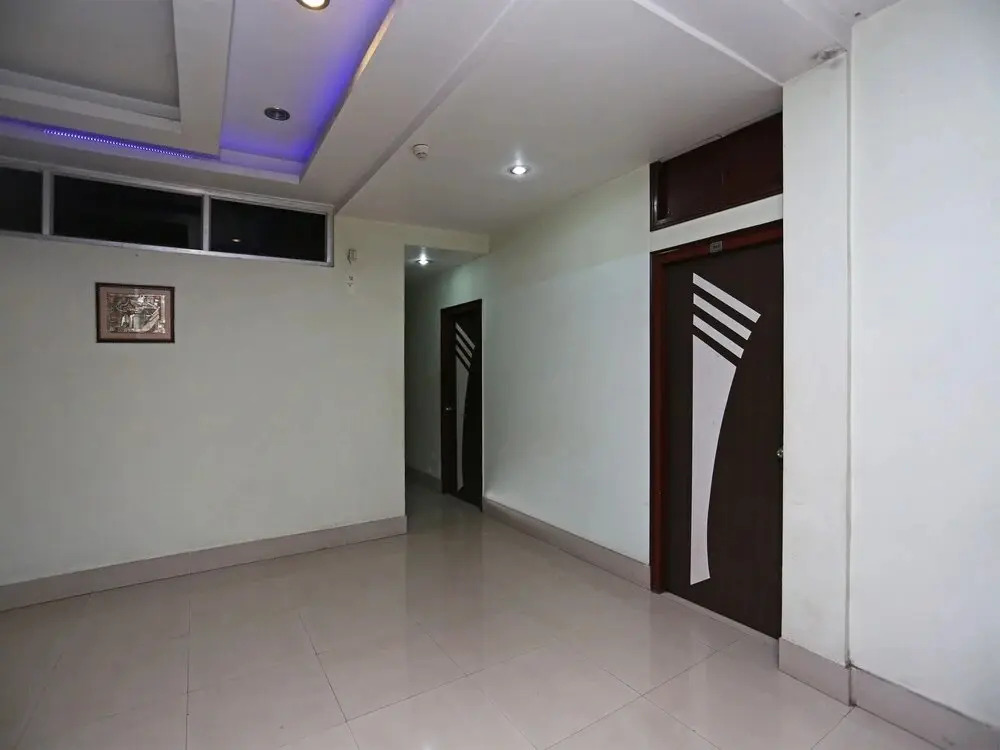 Cozycom By OYO Rooms