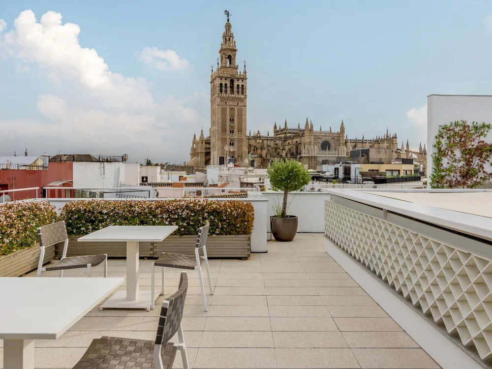 Numa Seville Molina
