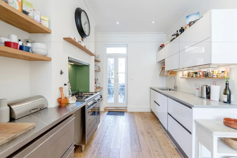 Vauxhall Oasis - 3 Bed House by BaseToGo