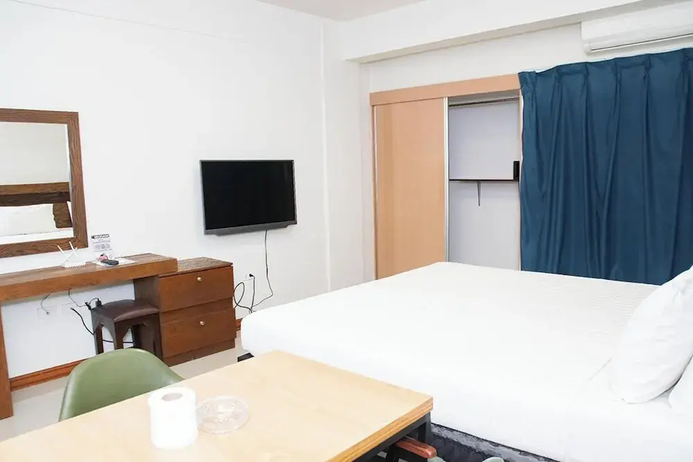 Aimor Condotel near SM City Clark