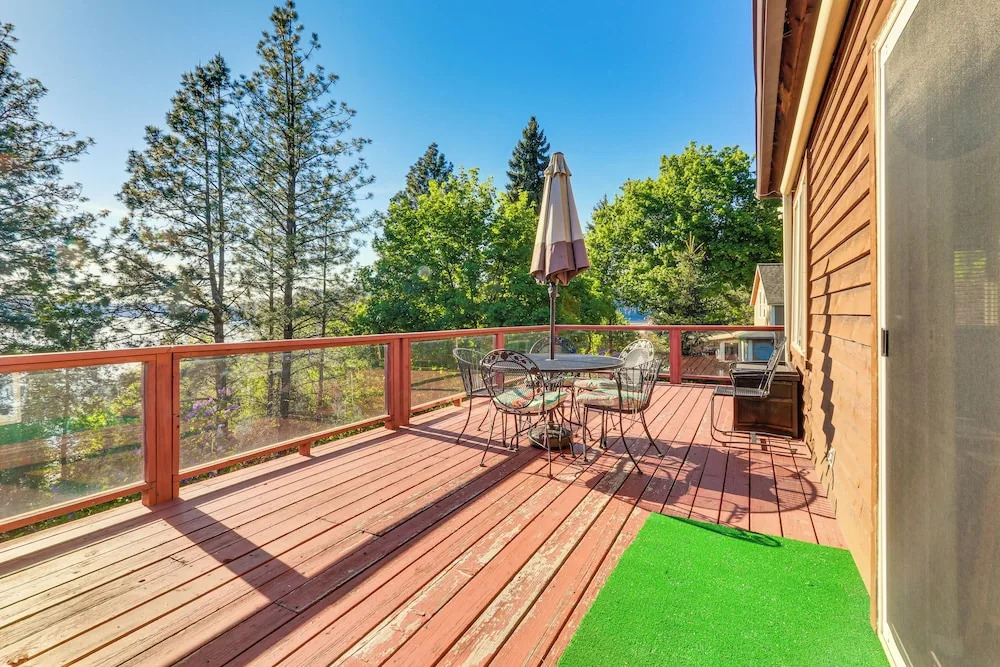 Harrison Home w/ Grill & Lake Views: Walk to Town!