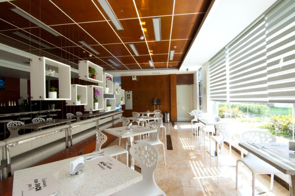 Lyz Business Hotel