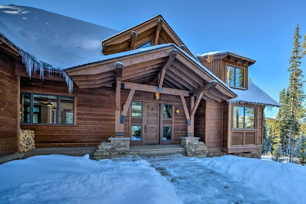 Custom Ski-in/out Chalet With Hot Tub & Wet Bars!