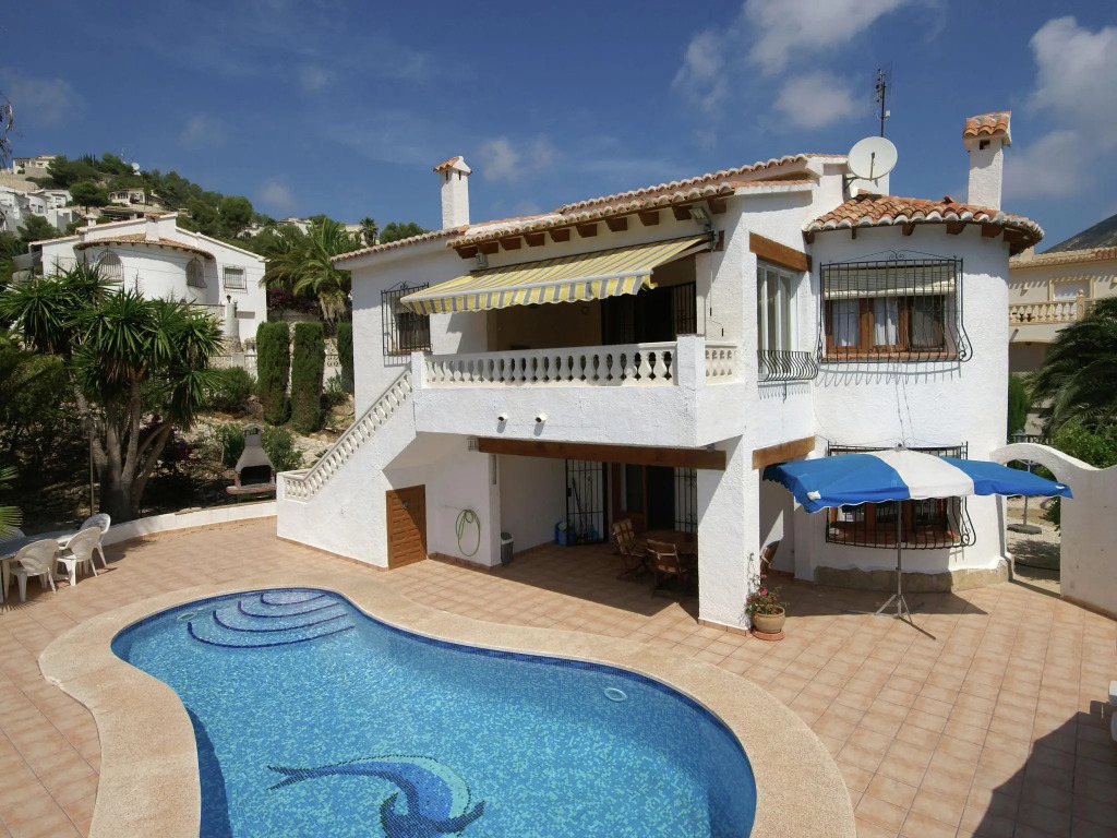 Villa in Moraira with Sea Views & Private Pool