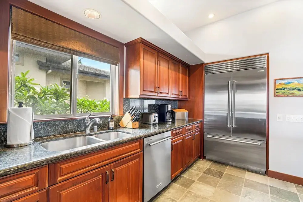 Close to Beaches & Restaurants - Spacious Townhome - Concierge Incl- Vrkcv