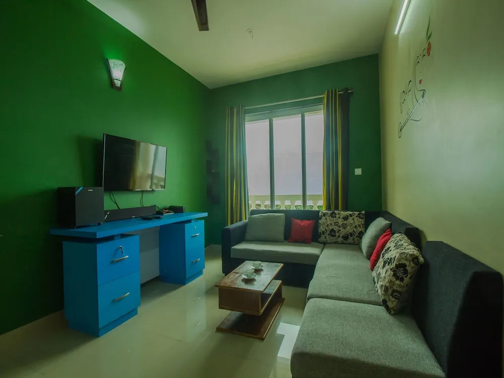 OYO 15536 HOME Elegant 2BHK Mapusa